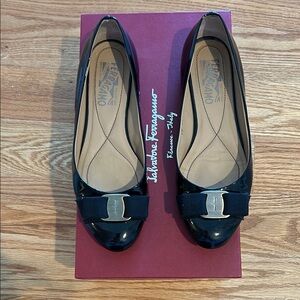 Salvatore Ferragamo Black Patent Leather vara ballet flats  with Bow